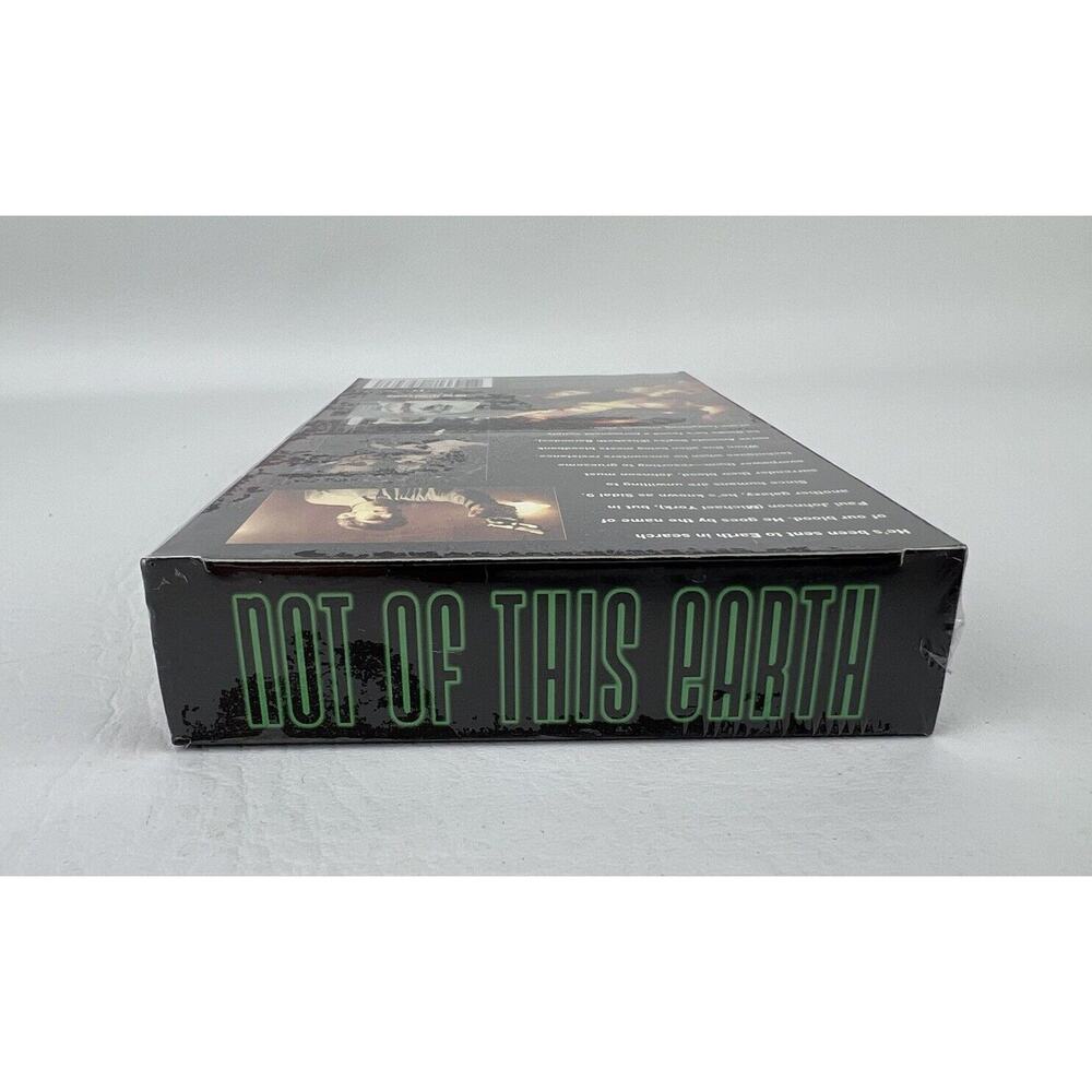 Not of This Earth - Michael York Parker Stevenson VHS 1996 NEW SEALED RARE - Picture 6 of 6